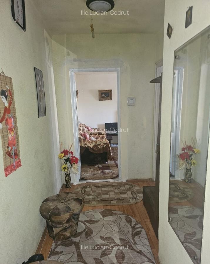 Apartament cu 3 camere in Zarnesti, zona Tohan Blocuri - 4