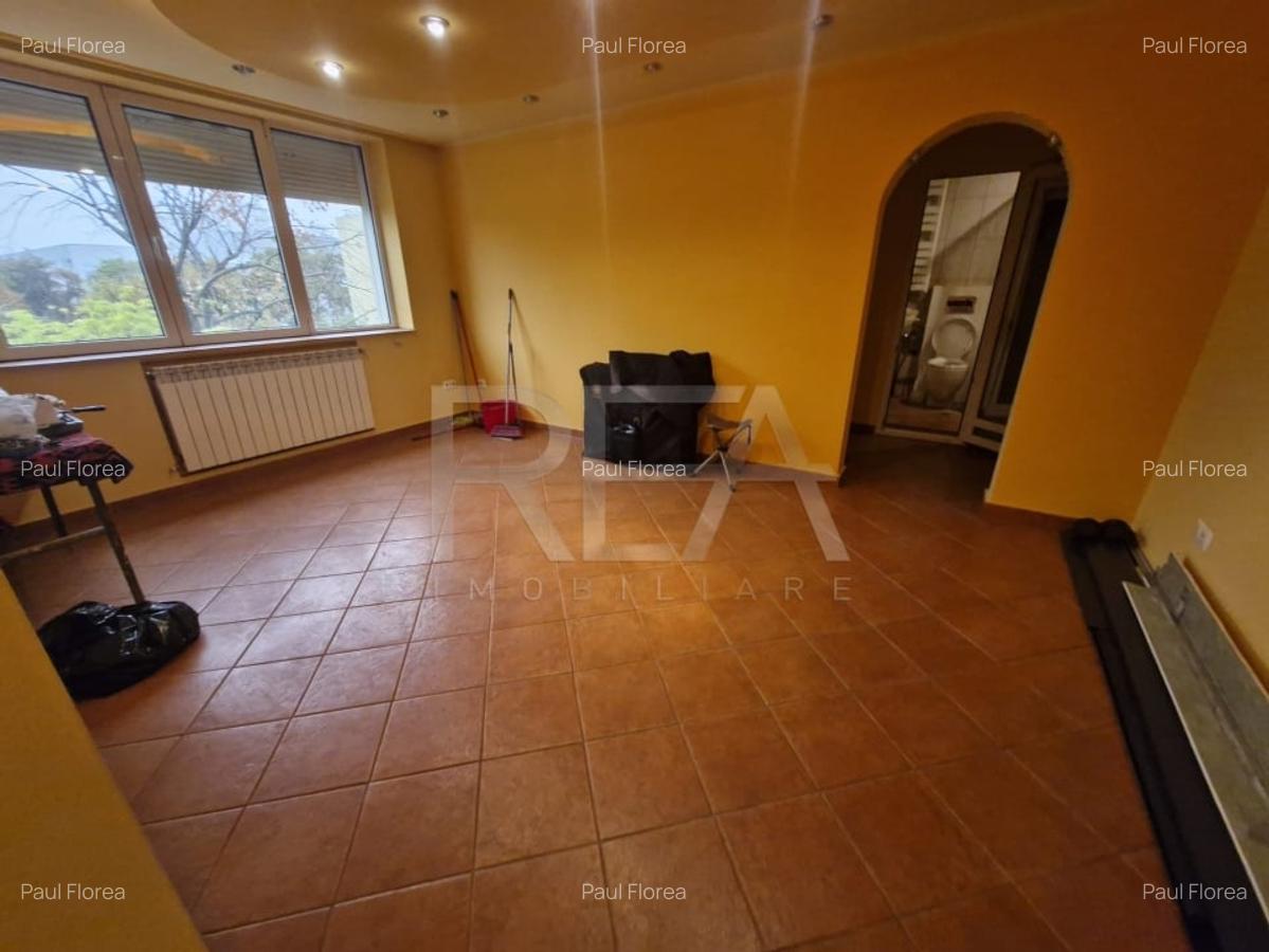 Apartament cu 3 camere la 13 minute de mers pe jos de metroul 1 Decembrie 1918 - 2