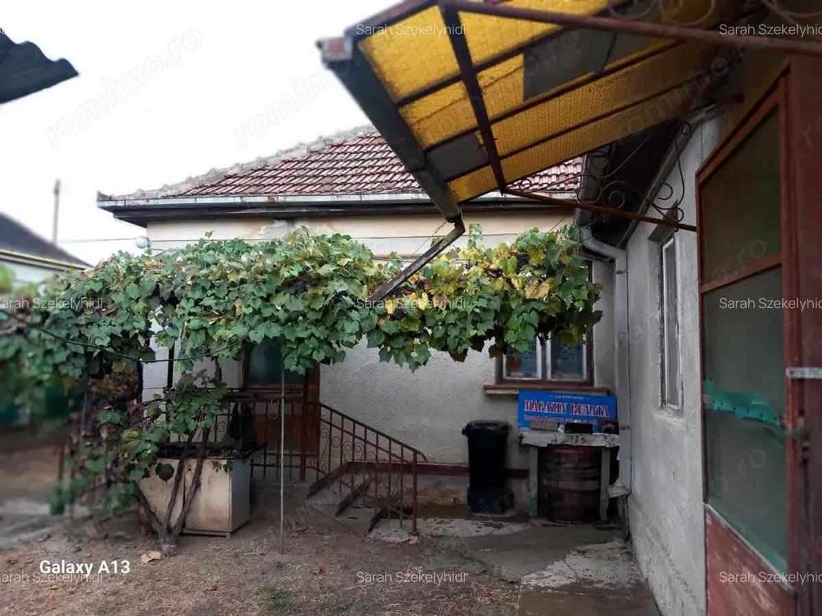 BRASADAS vinde casa 3 cam. zona Unirii teren 550mp. - 7