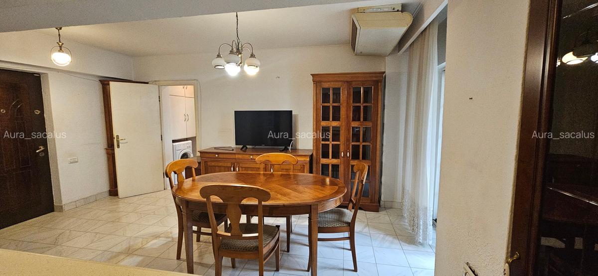 Ap cu 4 camere situat pe Calea Moșilor, aproape de intersecția cu M. Eminescu - 4