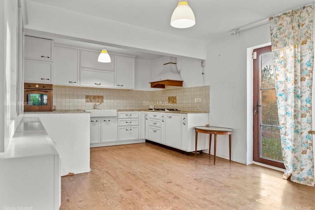 Vilă eleganta, suprafata utila 200 mp, teren 763 mp, Tărtășești - 9
