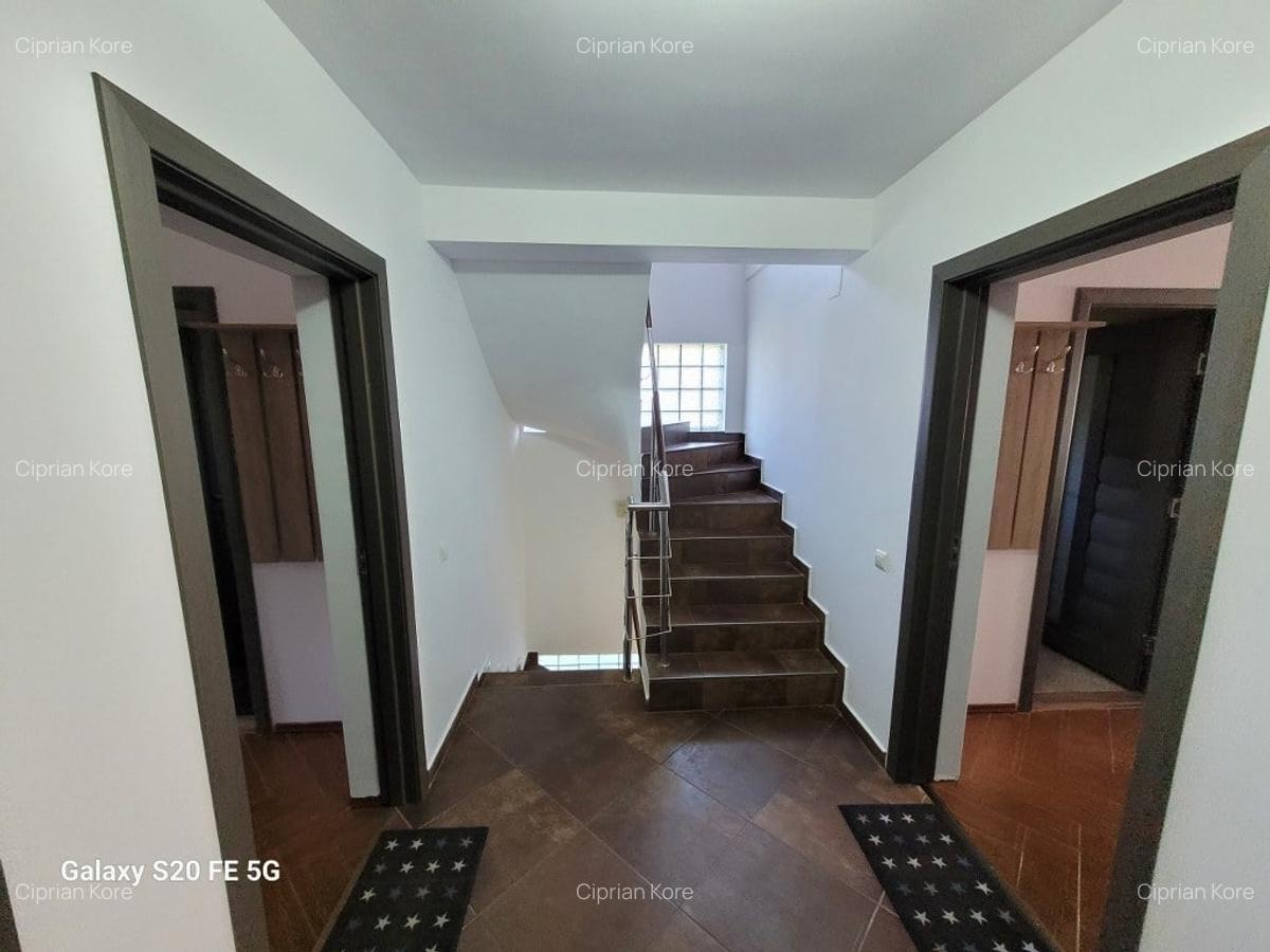 Casă cu 9 camere în Bușteni - 13