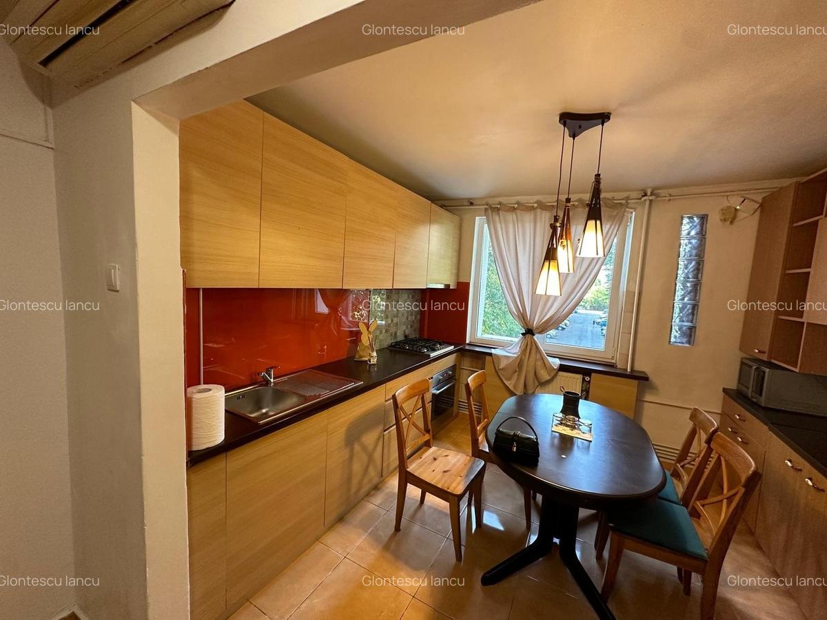 Titan Apartament 4 camere 81 Mp 5 Minute Metrou Centrala Proprie Loc Parcare - 1
