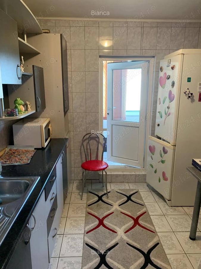 Direct proprietar vand apartament 2 camere, decomandat - zona PODU ROS NICOLINA - 5 Direct proprietar vand apartament 2 camere, decomandat - zona PODU ROS NICOLINA - 5