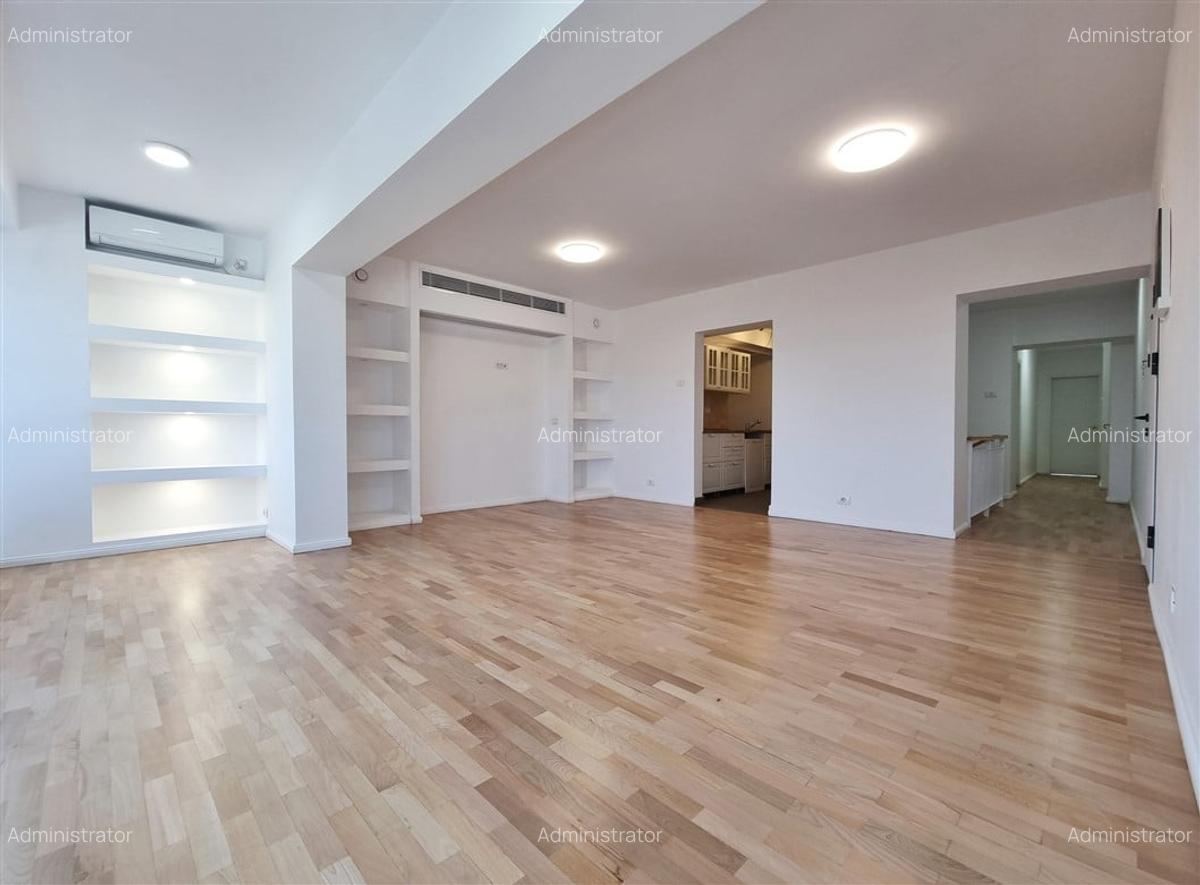 Apartament cu 4 camere decomandat în Polonă - 4