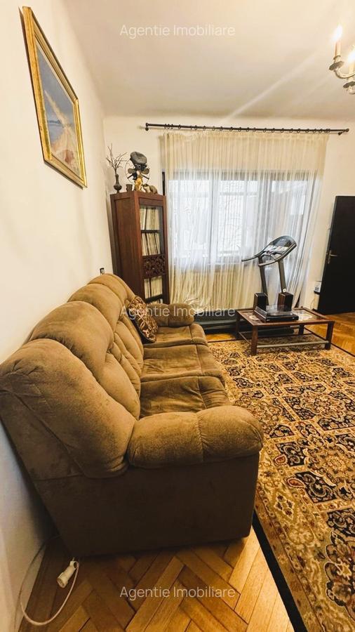 4 camere Magheru, interbelic, circular,2 balcoane, 2 băi geam, terasă, boxă, ASE - 24