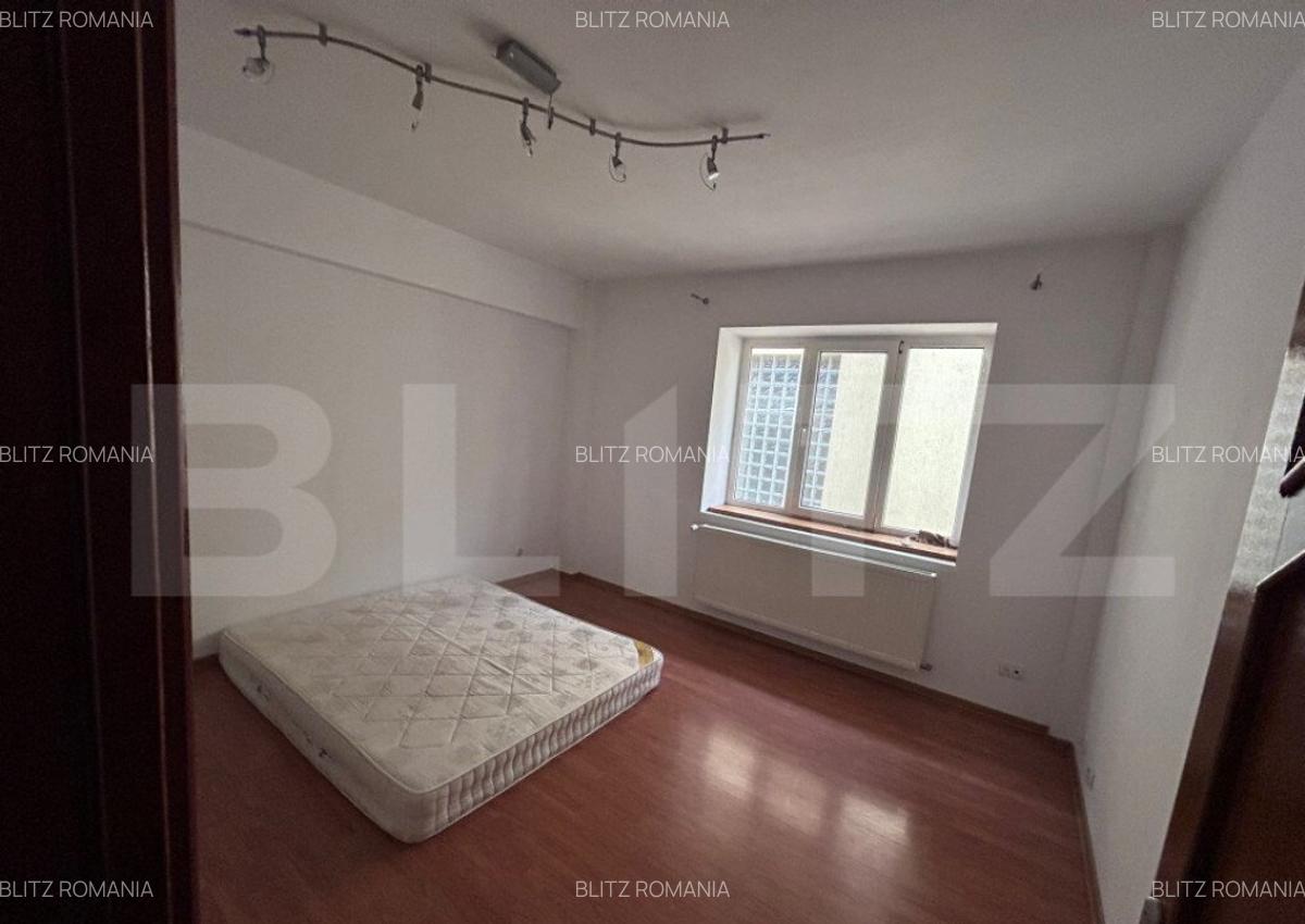 Casa cu 7 camere, 4 bai, 330 mp, 900 mp curte, zona Ford - 12