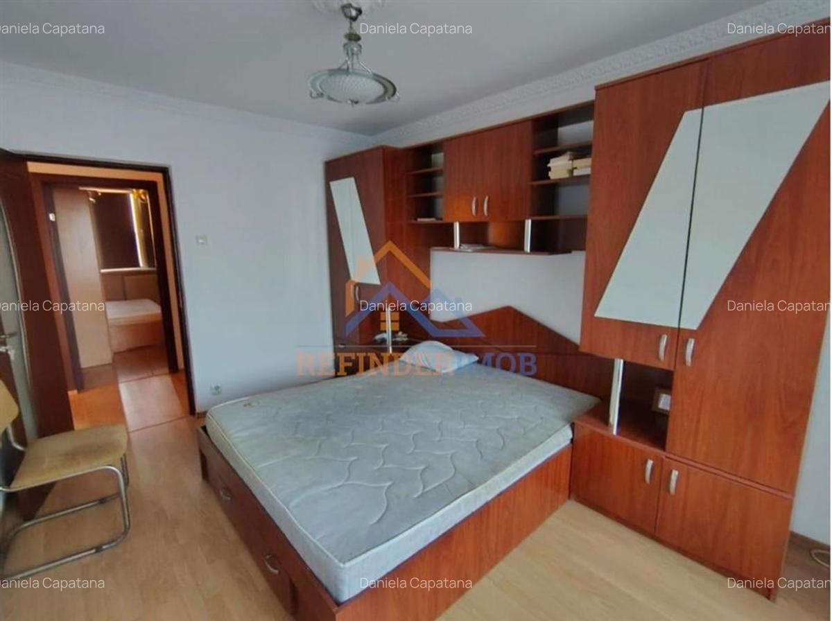 Apartament cu 3 camere semidecomandat în Valea Ialomiței - 1