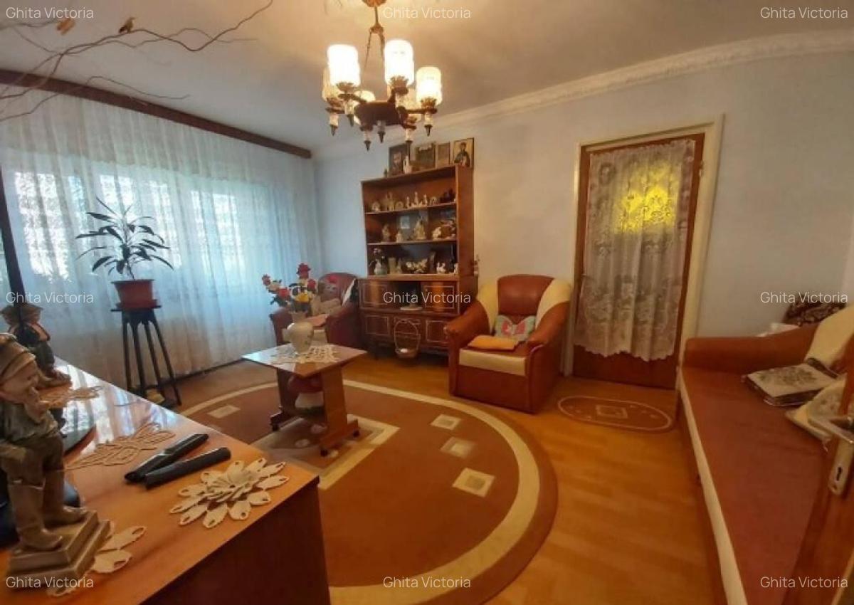 Apartament 3 camere, 74mp, zona Basarabia Diham, 120.000euro - 2