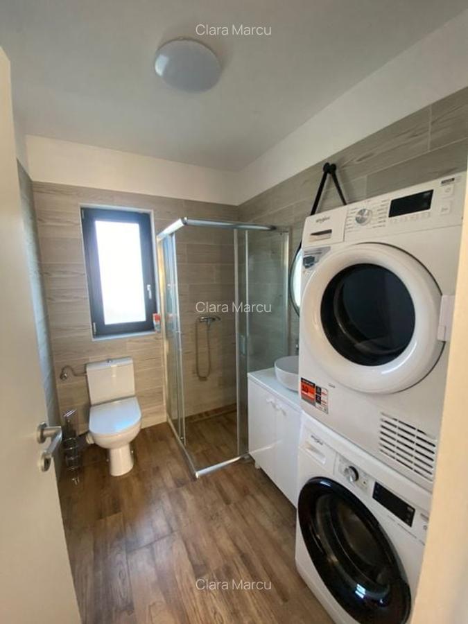 Vila superba situata langa lac si parc | Tunari - 5