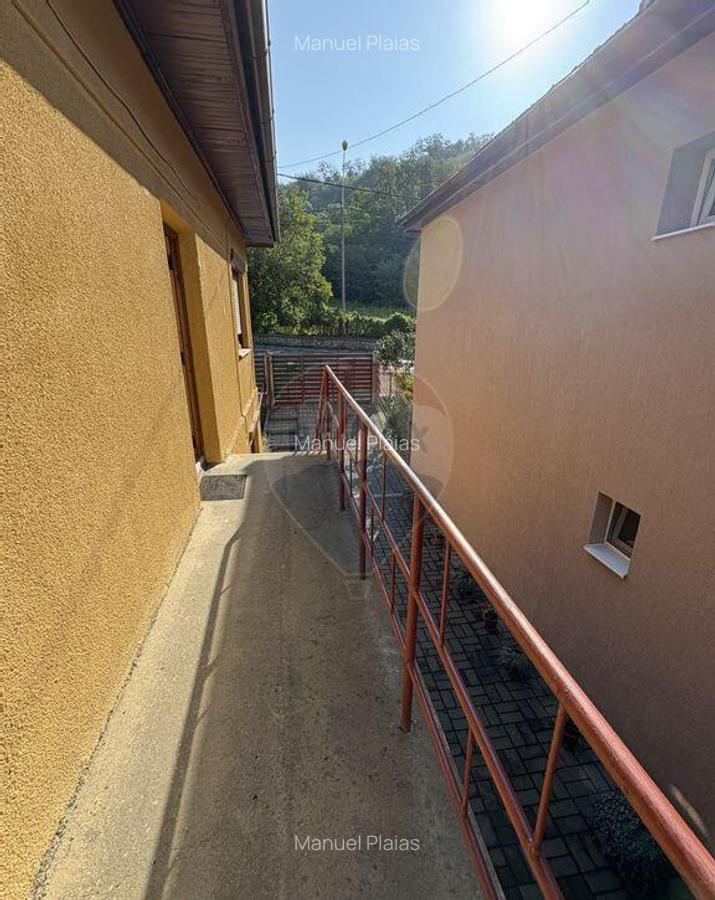 Casa 4 camere, 2 bai, curte 450mp, zona Baznei - 10 Casa 4 camere, 2 bai, curte 450mp, zona Baznei - 10