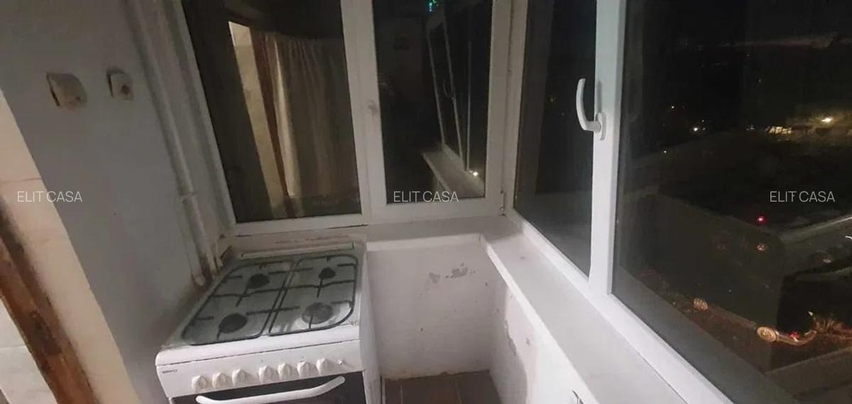 Apartament cu 3 camere - zona Pacurari - Petru Poni - 5