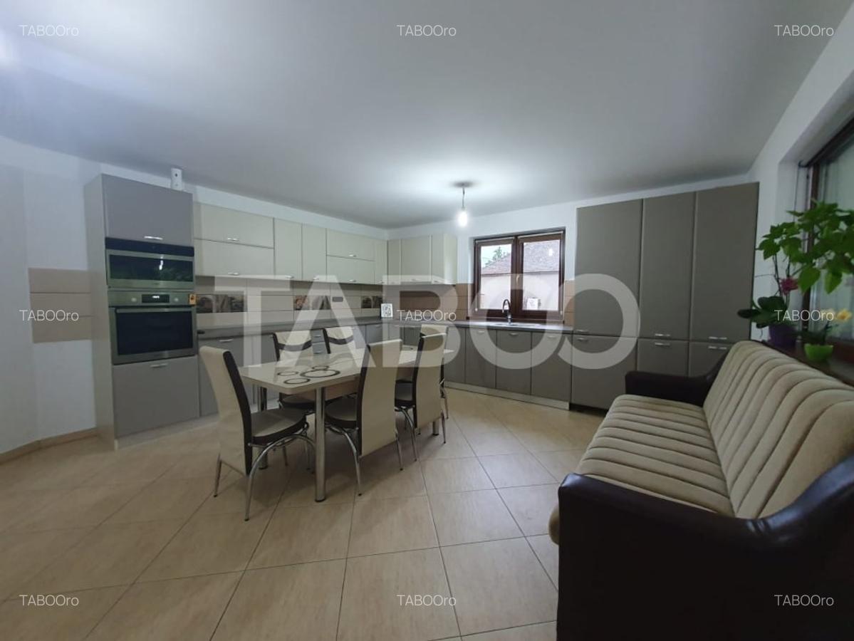 Casa 5 camere 197mp utili situata la 27km de Fagaras si 65km de Brasov - 2