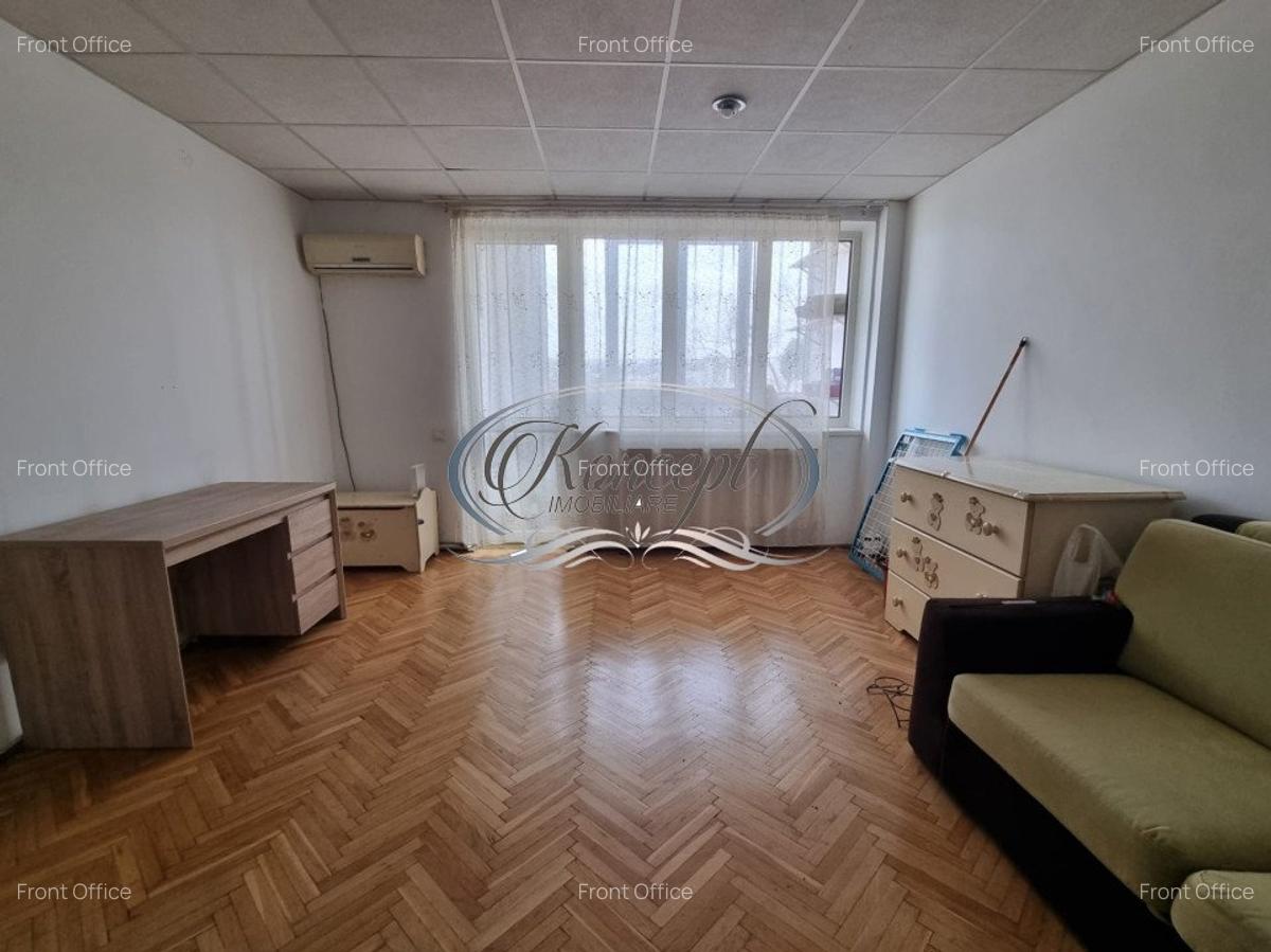 Apartament spatios pe strada Plopilor - 6