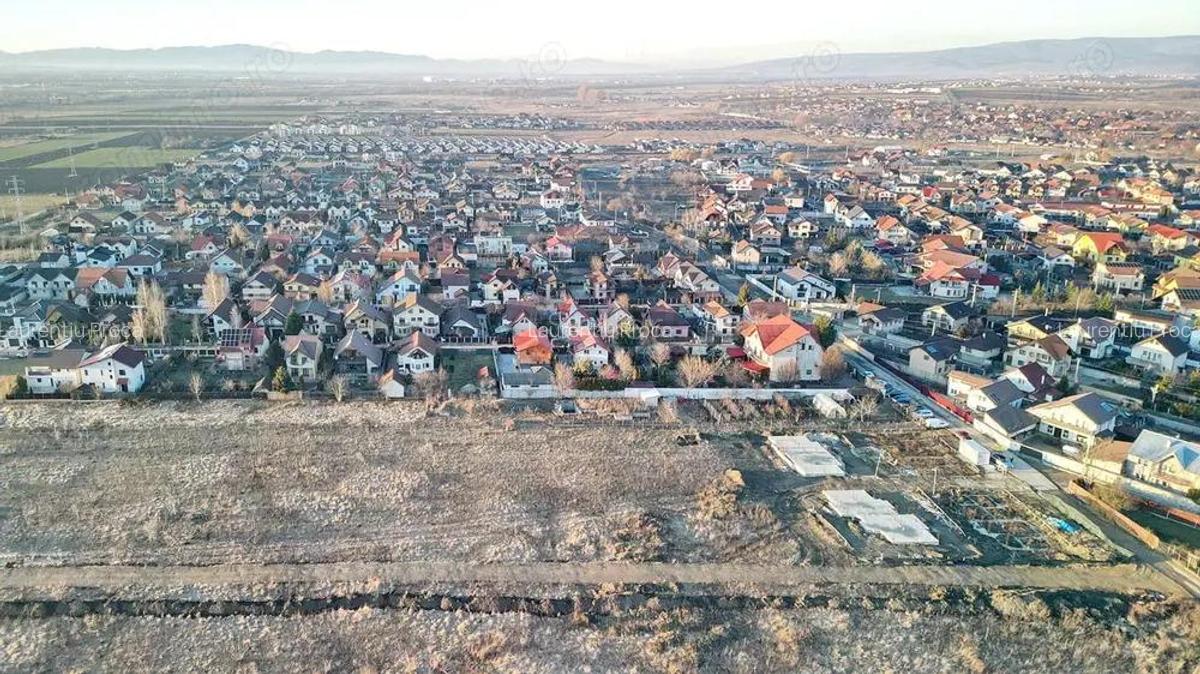 Teren intravilan cu Autorizatie de Construire - 12