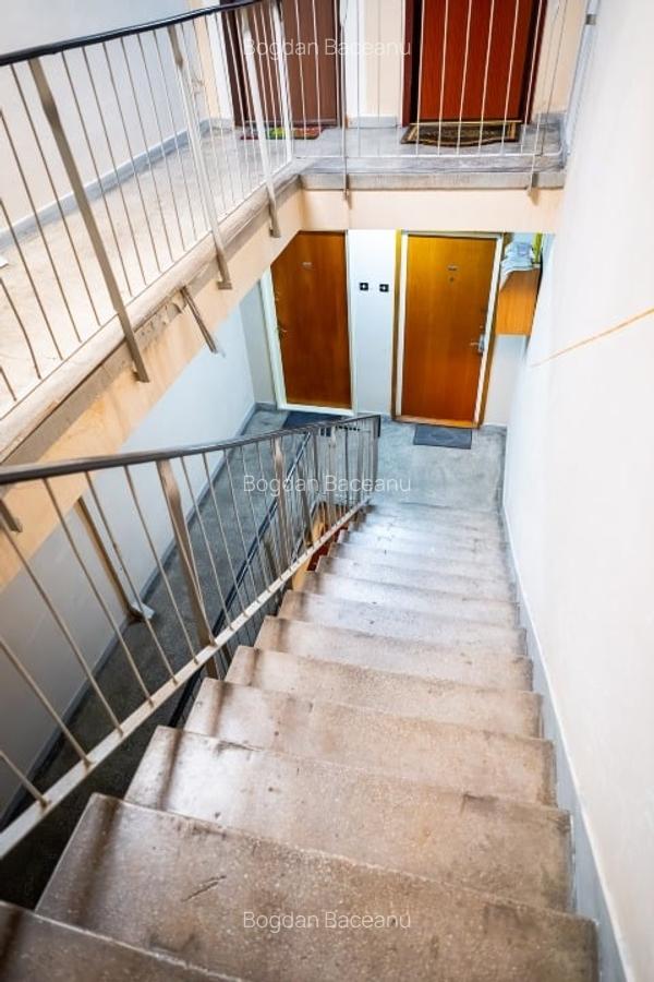 3 camere ultracentral renovat, 2 AC, centrala, loc parcare, curte interioara - 4 3 camere ultracentral renovat, 2 AC, centrala, loc parcare, curte interioara - 4