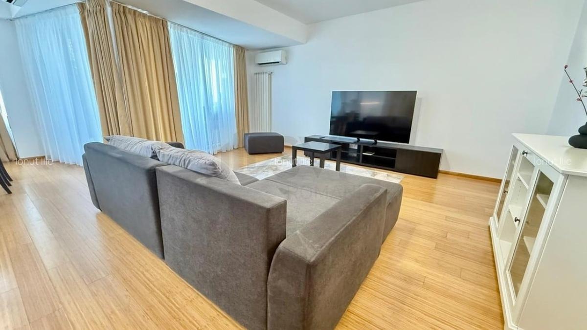 Apartament cu 4 camere decomandat în Pipera - 12