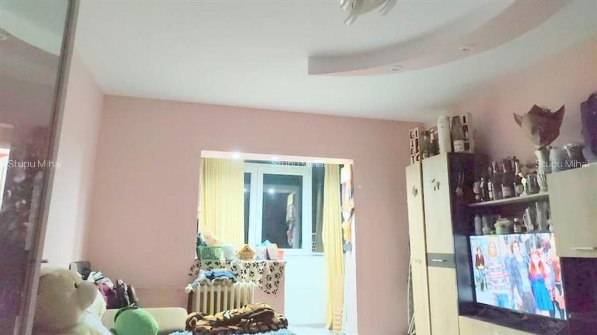 Apartament 2 camere, etaj 2, mobilat, zona Ura - 17