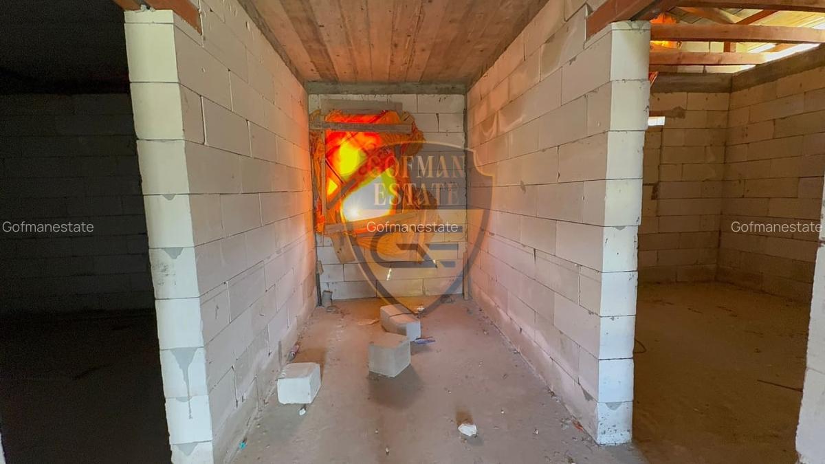 Casa 4 camere, P+M , Valul lui Traian, la gri teren 337 mp, garaj - 12