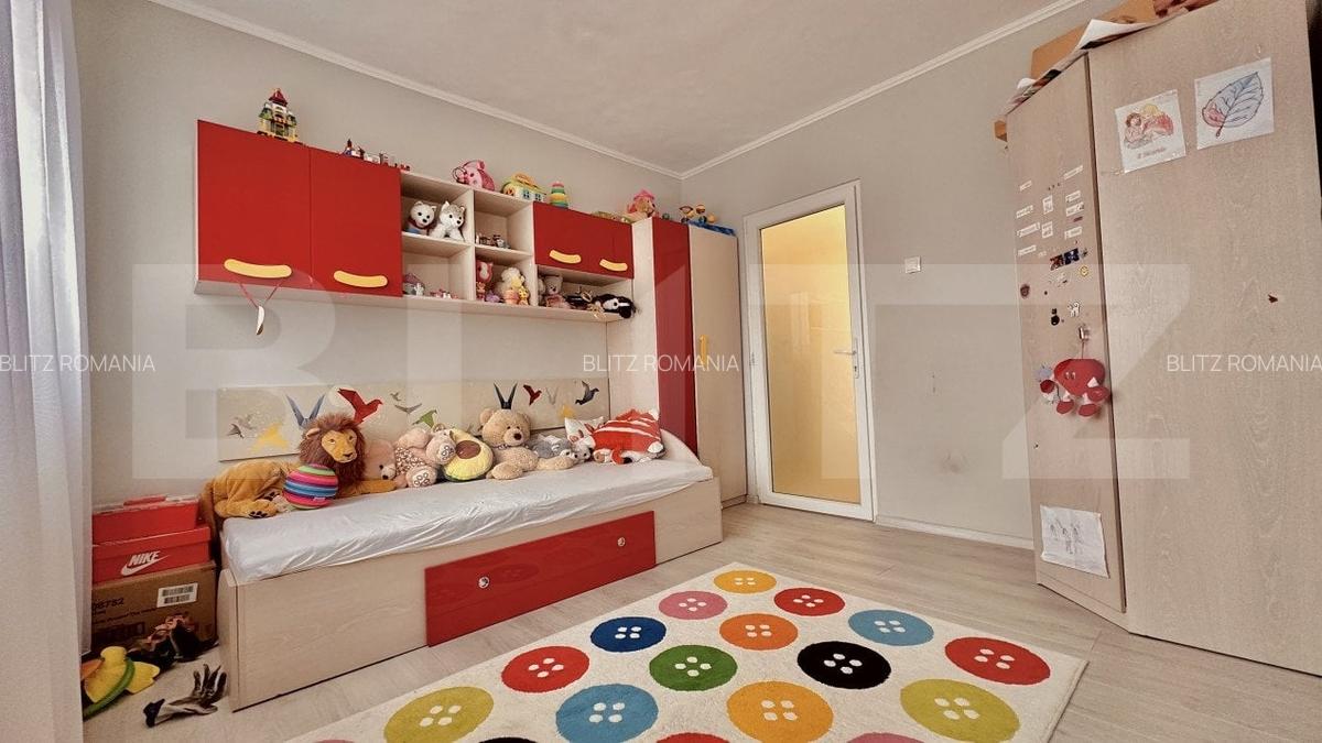 Apartament 3 camere,  etaj intermediar cu lift, parcare, zona Rogerius - 5
