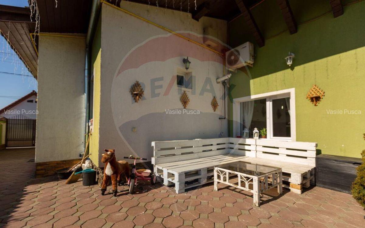 Casa SPATIOASA de vanzare in zona semicentrala - 3