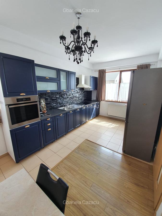 Casă cu 6 camere în Dumbrăvița - 7
