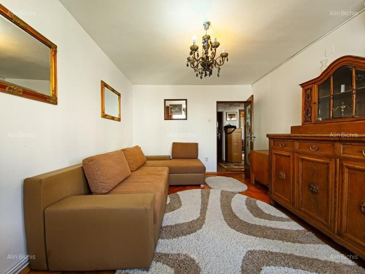 Apartament 3 camere, decomandat, mobilat, utilat, zona Primaverii - 2