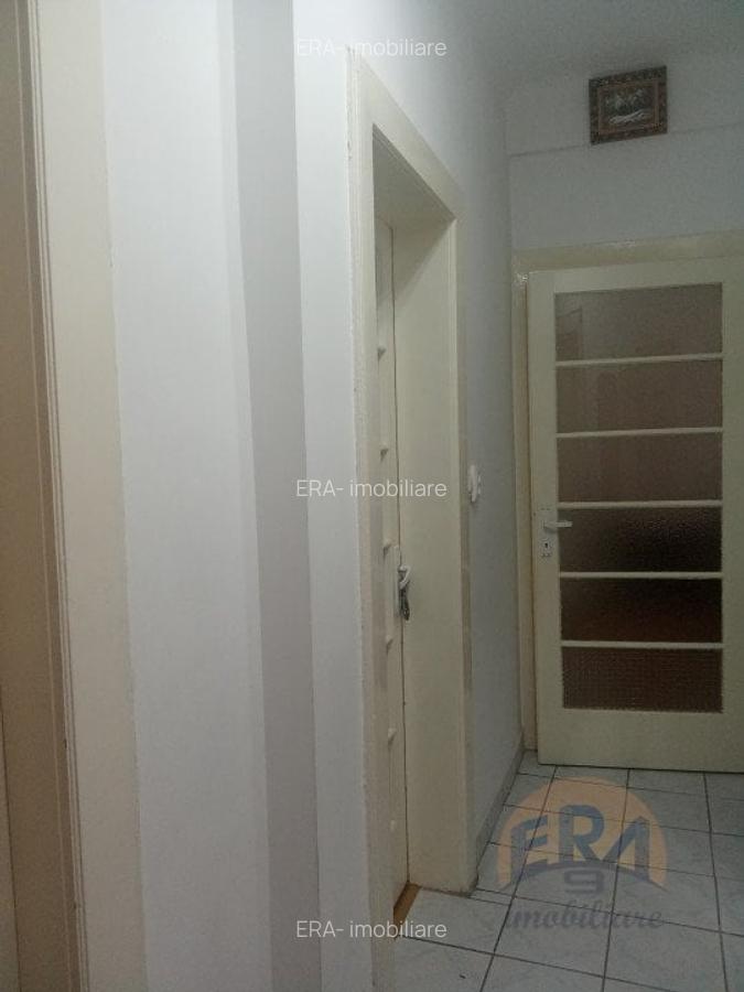 Apartament 3 camere, Centru , Str. Calea Republicii - 7