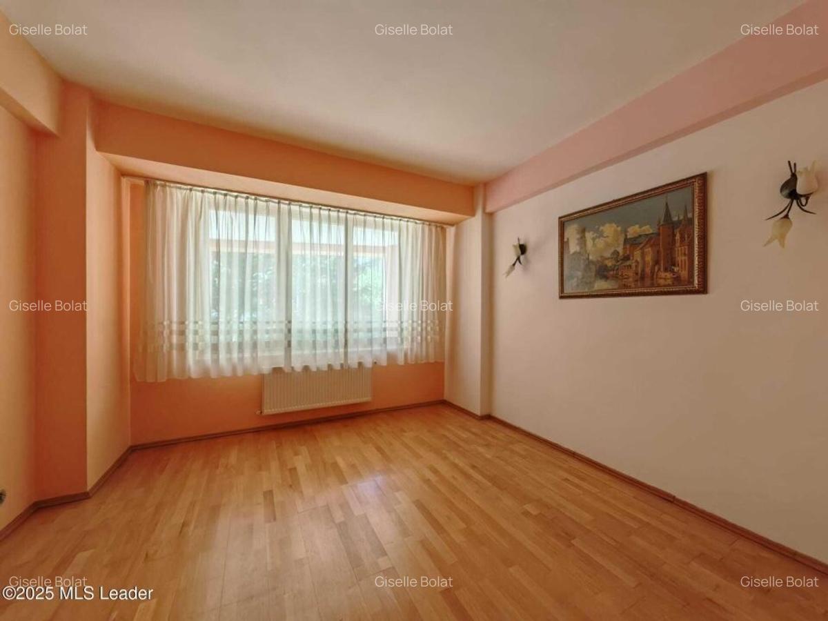 Vila Pipera - la pret de teren, 1500 mp teren, suprafata 937 mp - 17