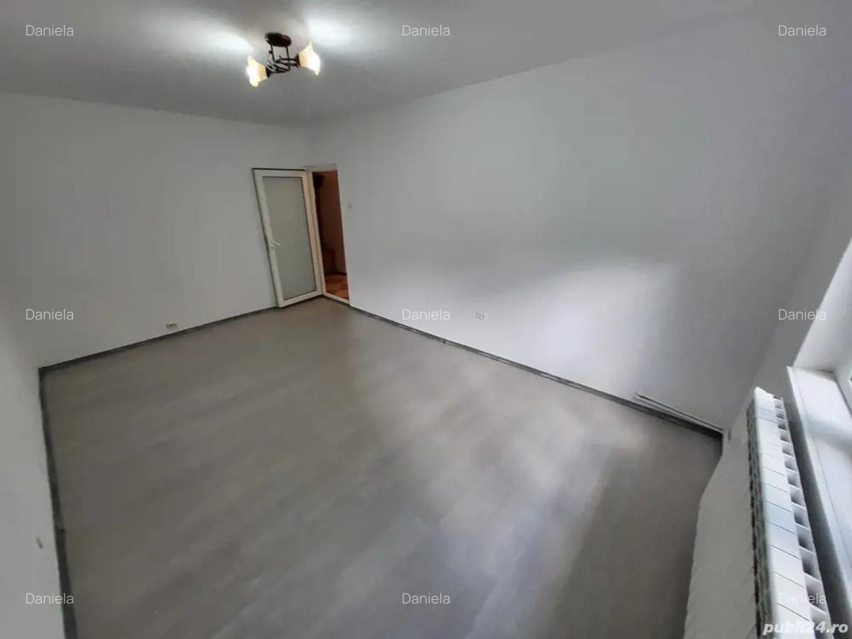 2 camere Micro 17 pret 65000 euro - 2