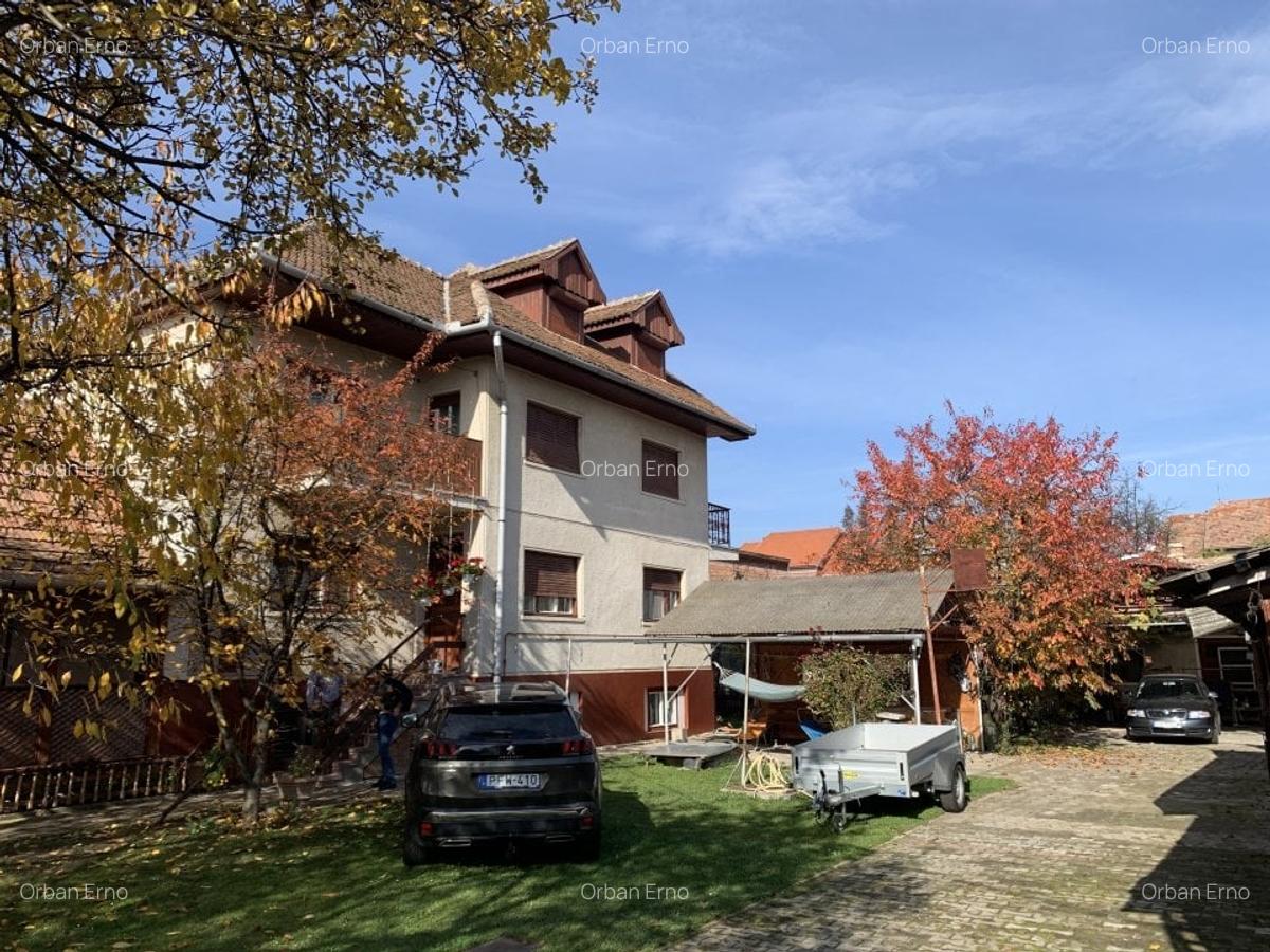 Casa familiala cu anexe - 1