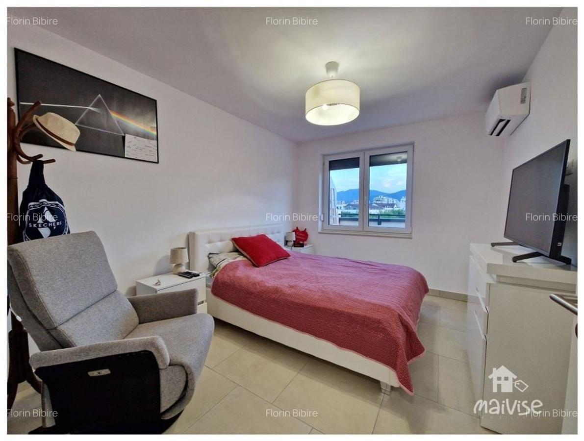 Apartament cu 3 camere decomandat, mobilat în Tractorul - 9