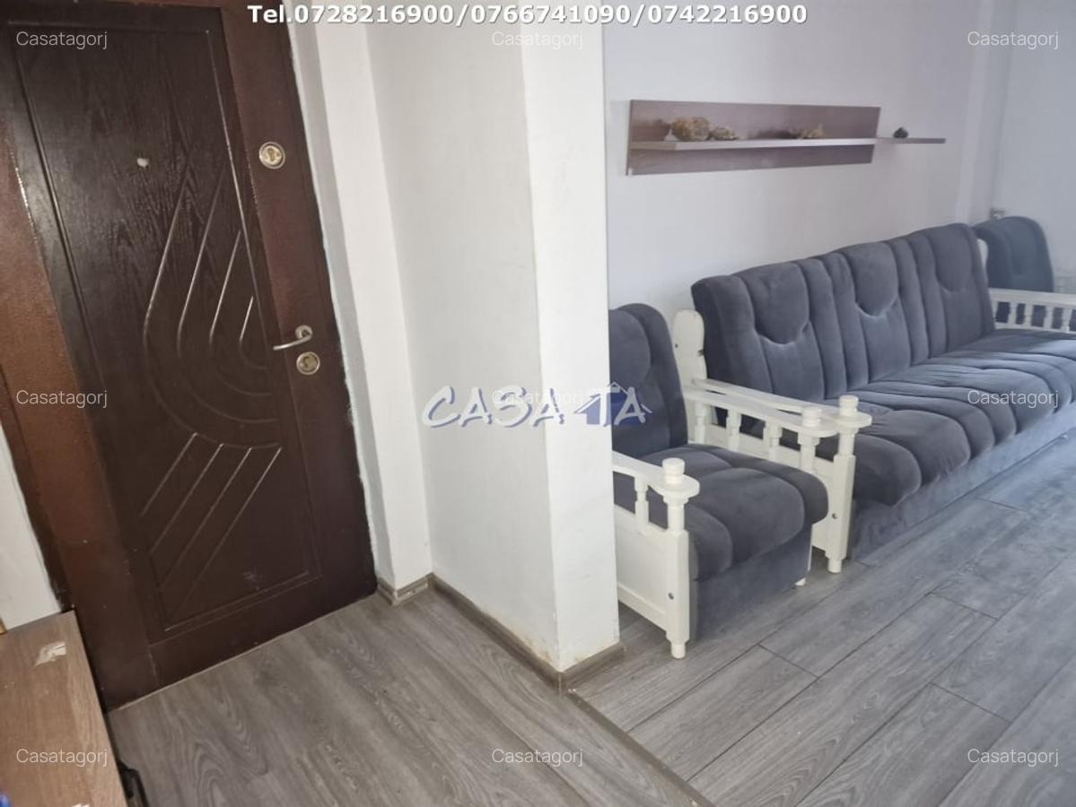 Apartament 3 camere, situat in Targu Jiu, Str. 23 August - 3