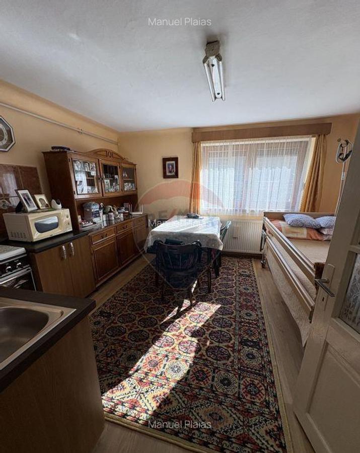 Casa 4 camere, 2 bai, curte 450mp, zona Baznei - 12 Casa 4 camere, 2 bai, curte 450mp, zona Baznei - 12