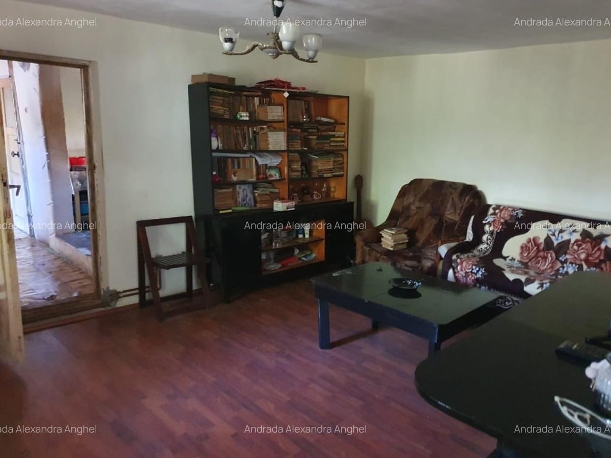 Casa + teren de vanzare -505mp- Comuna Barcanesti, sat Tatarani, PRINCIPALA - 8