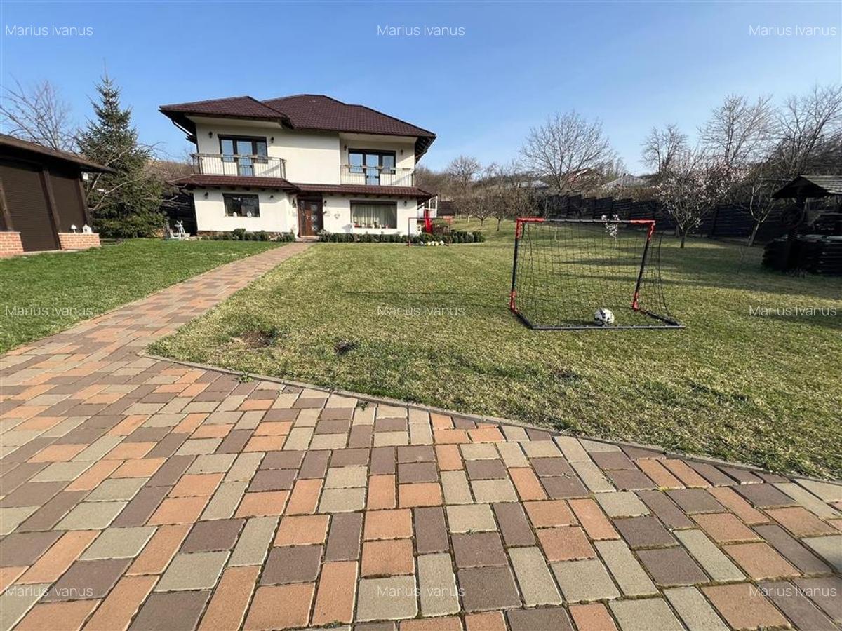 Vila 6 camere - 1500mp teren - Bucium - 2