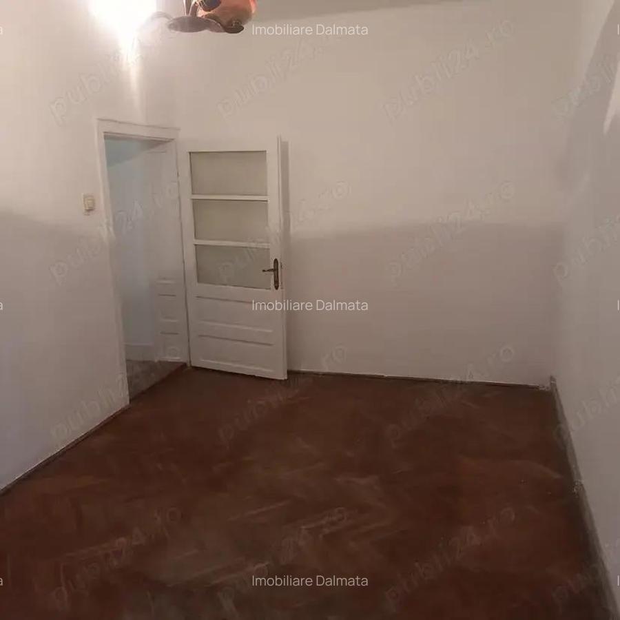 Apartamente cu 3 camere de vanzare , Strada Gheorghe Baritiu la casa in asociatie , 59.500 euro neg. - 2