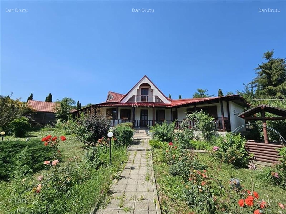 Casa Garleni cu 2000 mp teren intravilan - 1
