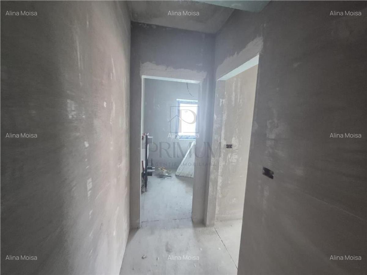 Duplex locatie excelenta - langa 4 benzi - canalizare - 3 bai - doua balcoane - 13