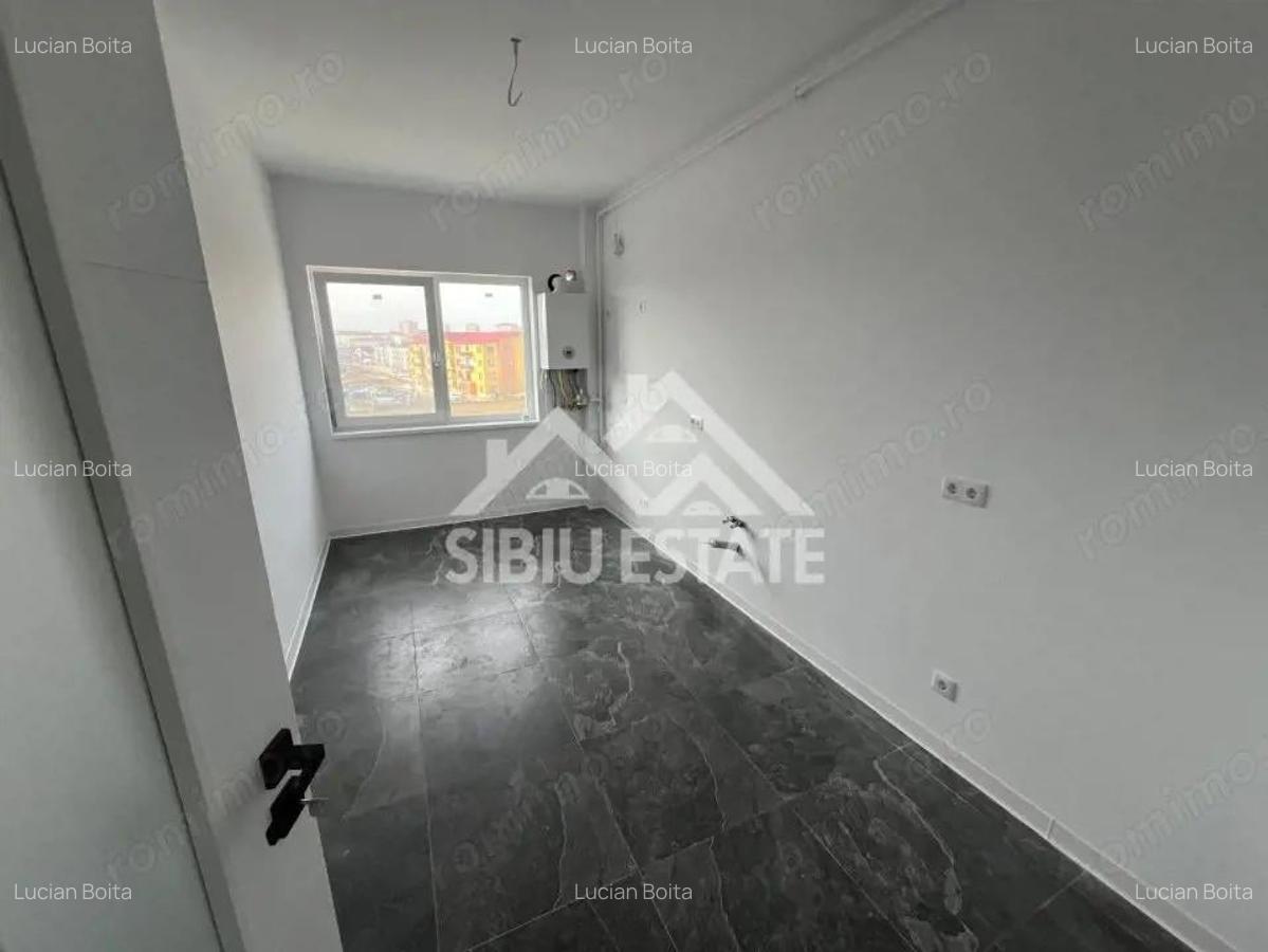 Apartament cu Gradina generoasa de 49 mp 3 camere, terasa, balcon - 2