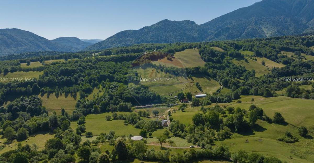 Teren cu utilitati, 5,495mp Bran - Strada Muchia hotarului - 5
