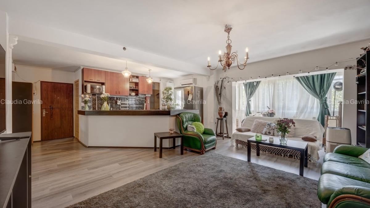 Apartament cu 4 camere semidecomandat în Alba Iulia - 1