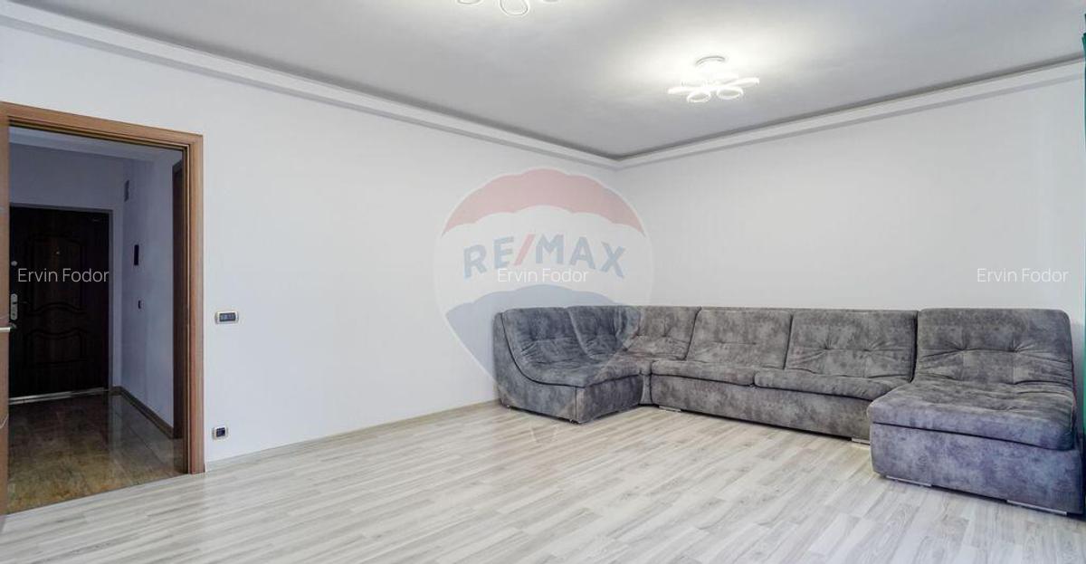 Apartament cu 3 camere de vanzare in Isaran Tractorul - 4