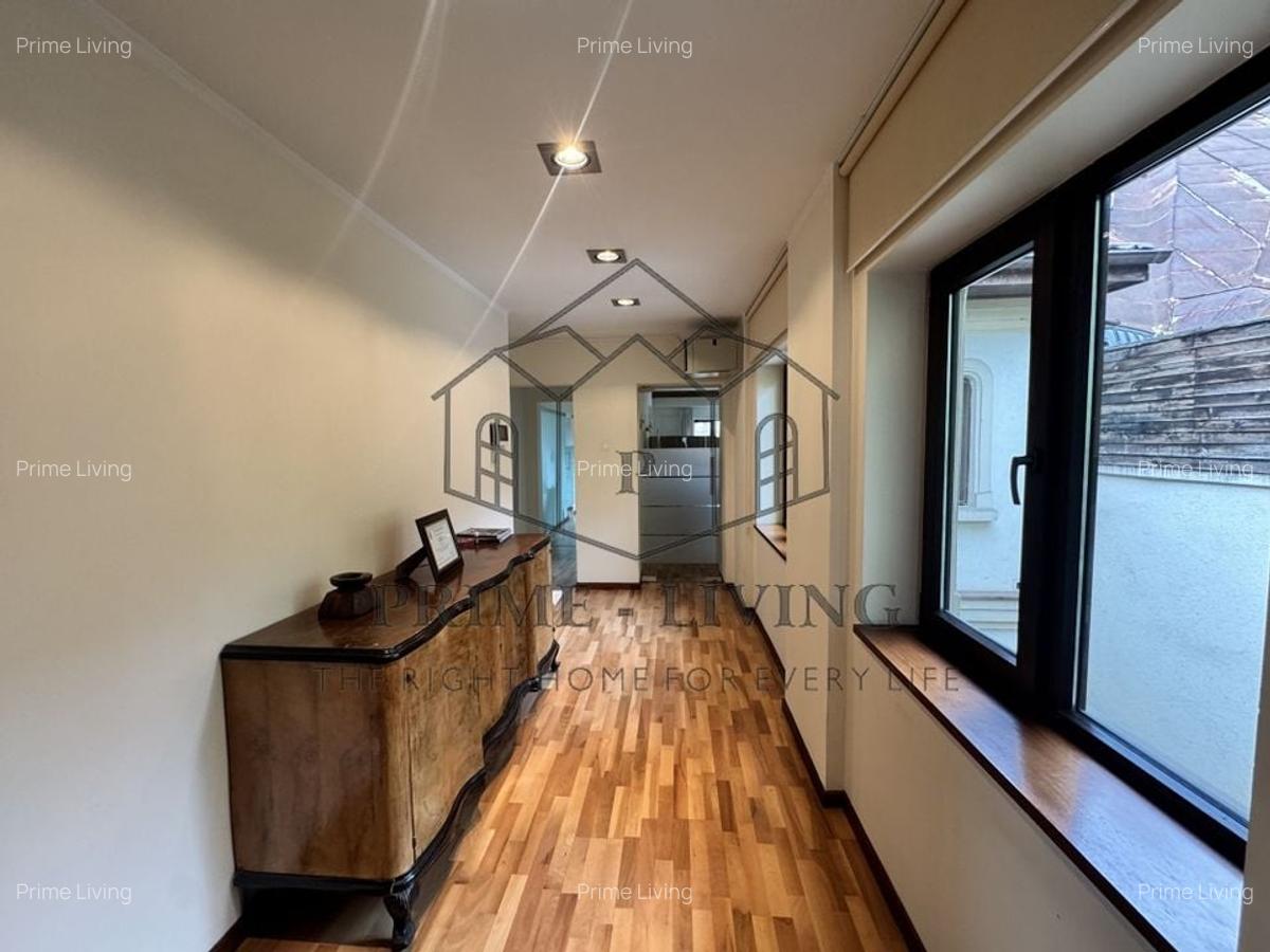 VILA DEOSEBITĂ LA VÂNZARE ÎN ZONA CENTRALĂ APROAPE DE CALEA PLEVNEI - 7