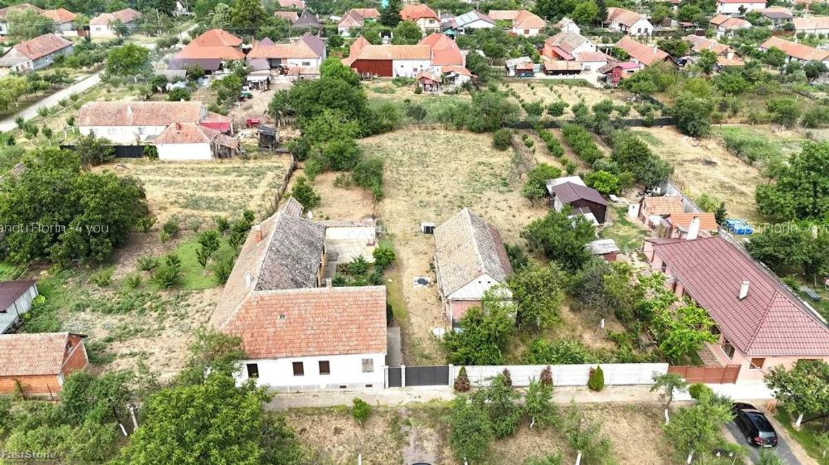 Casa in Loc. Frumuseni, teren 2524mp, fs.36,44 ml - 2