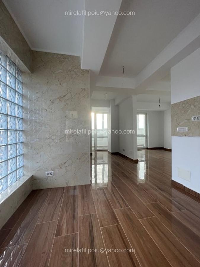 Discount mare, 2 camere lux, gata de mutare, comision 0 - 1
