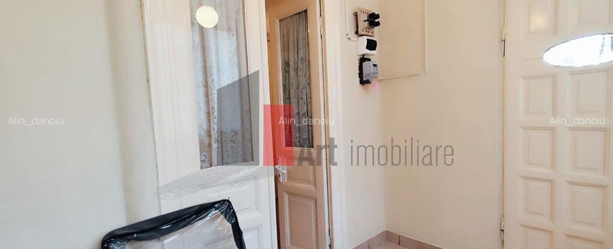 Casa de vanzare + teren in zona Jiului (Bucurestii Noi) - 10