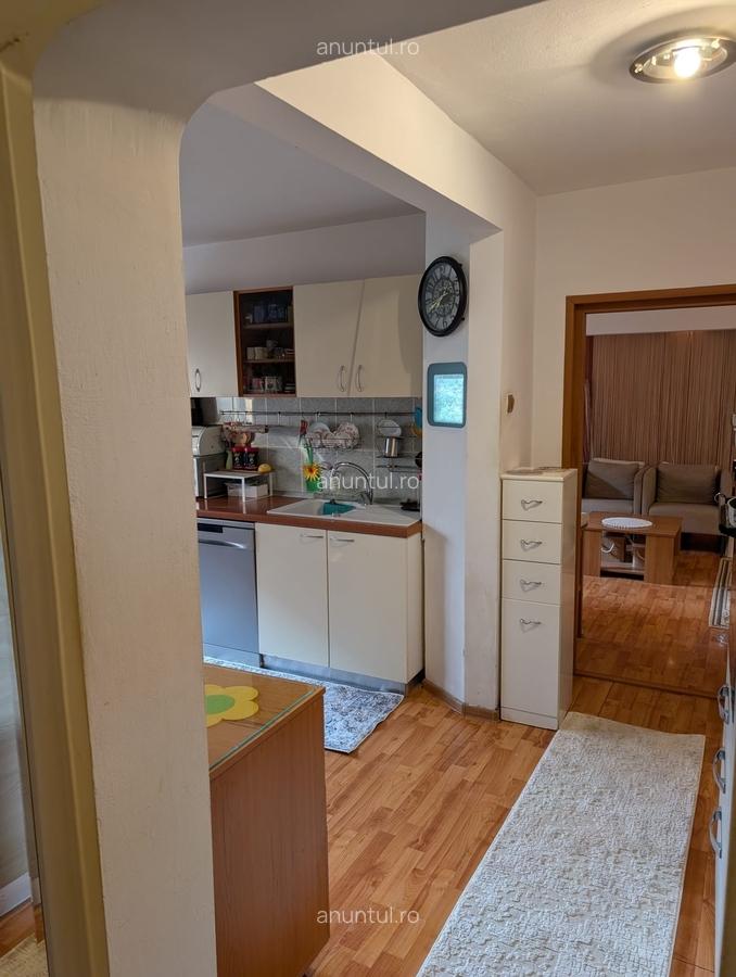 Calea Mosilor, 10 min. metrou Obor, apartament 4 camere transformat in 3 - 5