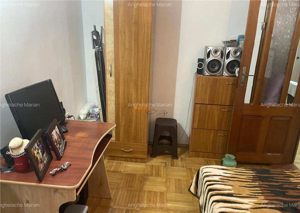 Apartament 3 camere , zona cartier Sud ,et 2/4 , decomandat - 11