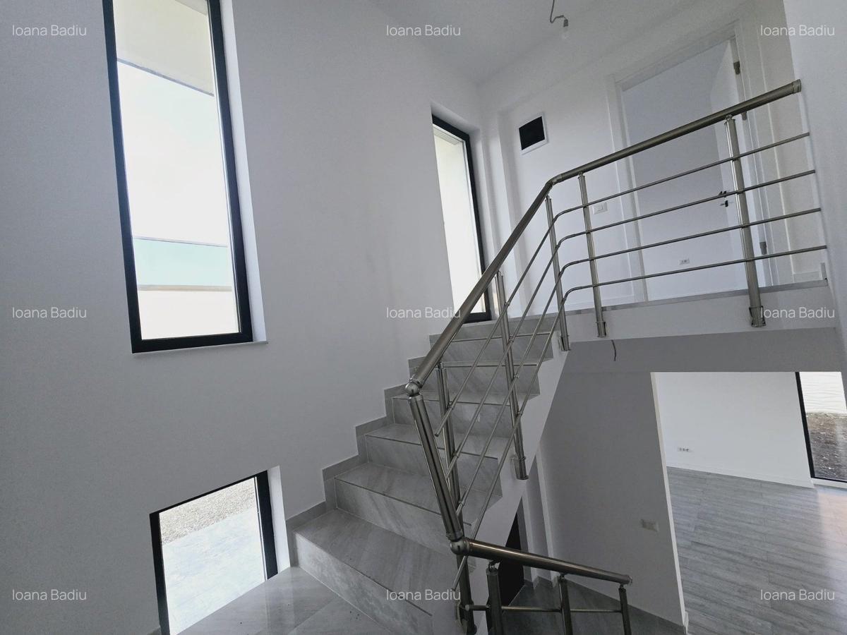 Vila individuala - 4 camere - 3 bai - beci - pod - incalzire in pardoseala - 6